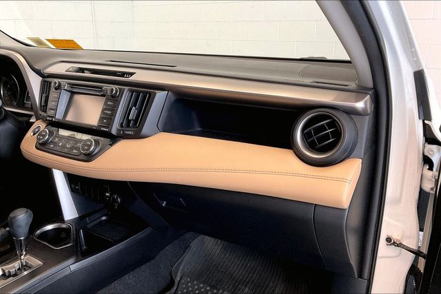 Thumbnail: 2018 Toyota RAV4 - 25