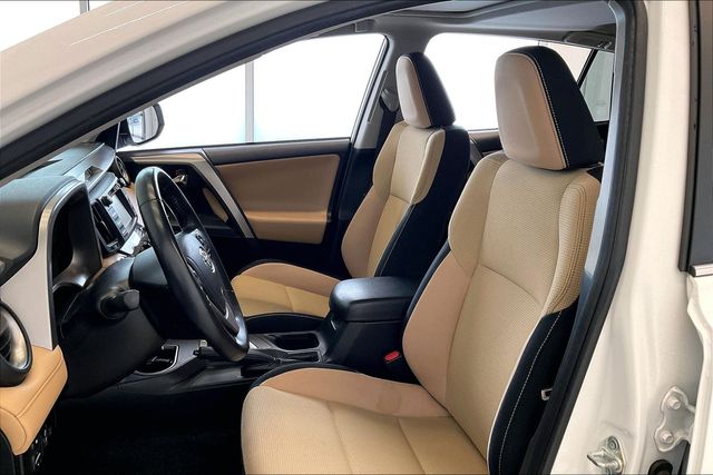 Thumbnail: 2018 Toyota RAV4 - 11