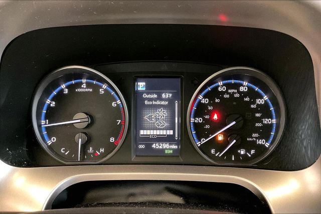 Thumbnail: 2018 Toyota RAV4 - 18