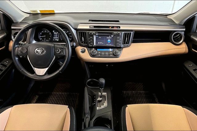 Thumbnail: 2018 Toyota RAV4 - 10