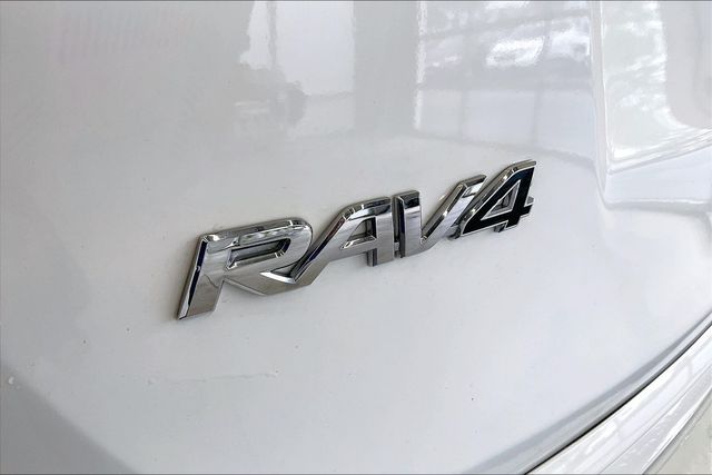 Thumbnail: 2018 Toyota RAV4 - 35