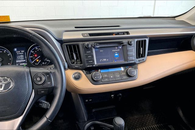 Thumbnail: 2018 Toyota RAV4 - 15