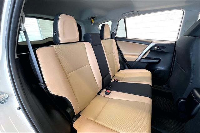 Thumbnail: 2018 Toyota RAV4 - 26