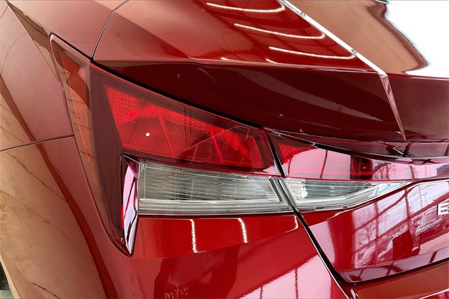 2024 Hyundai Elantra SEL 32