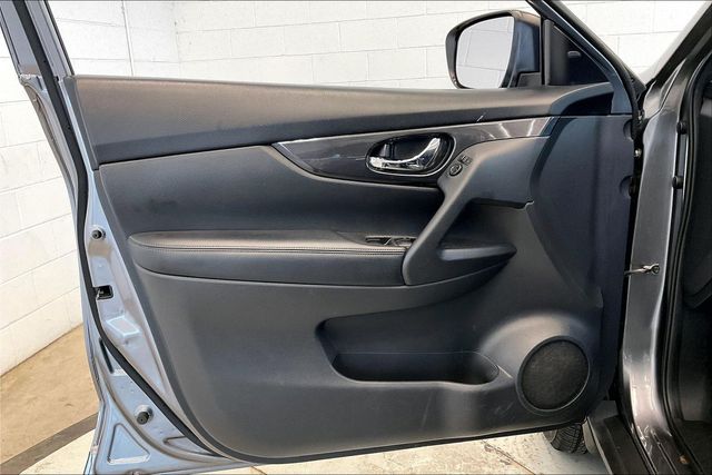 Thumbnail: 2018 Nissan Rogue - 28