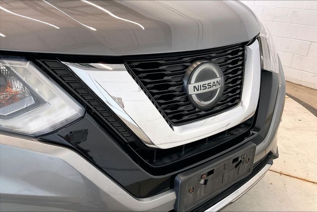 Thumbnail: 2018 Nissan Rogue - 32