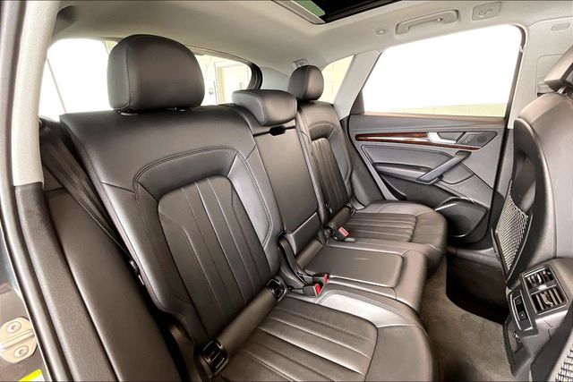 Thumbnail: 2020 Audi Q5 - 25