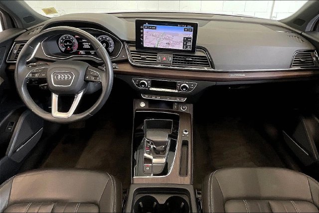 Thumbnail: 2023 Audi Q5 - 10