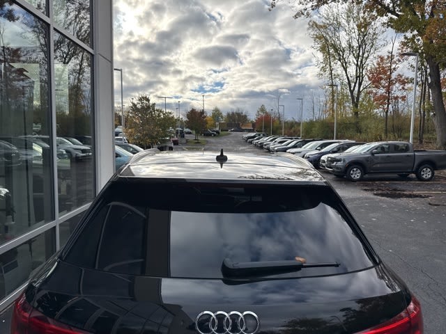 Thumbnail: 2021 Audi Q3 - 12