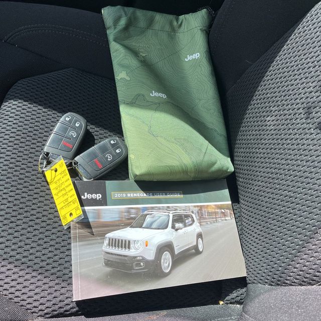 Thumbnail: 2019 Jeep Renegade - 8