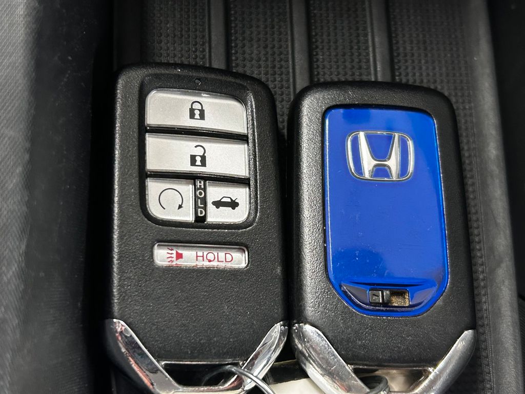 Thumbnail: 2019 Honda Insight - 21