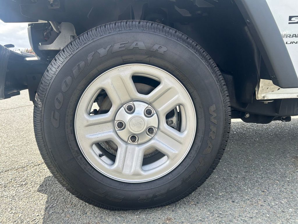 Thumbnail: 2018 Jeep Wrangler - 8