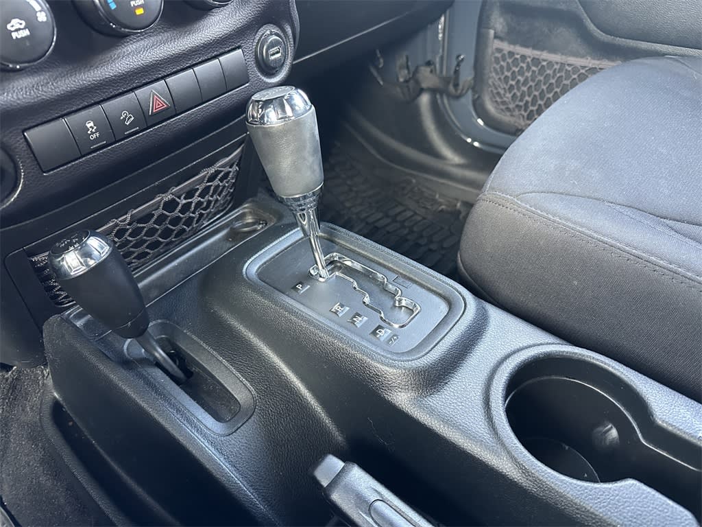 Thumbnail: 2016 Jeep Wrangler - 15