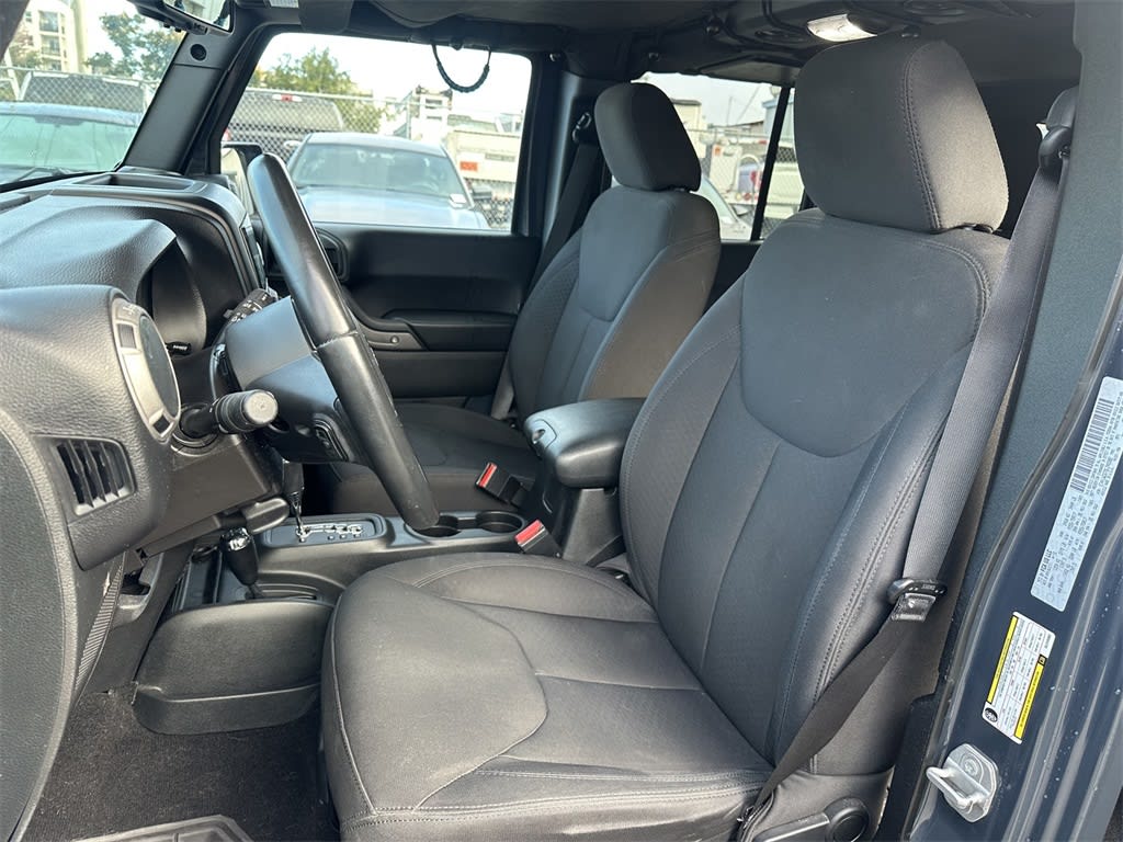 Thumbnail: 2016 Jeep Wrangler - 12