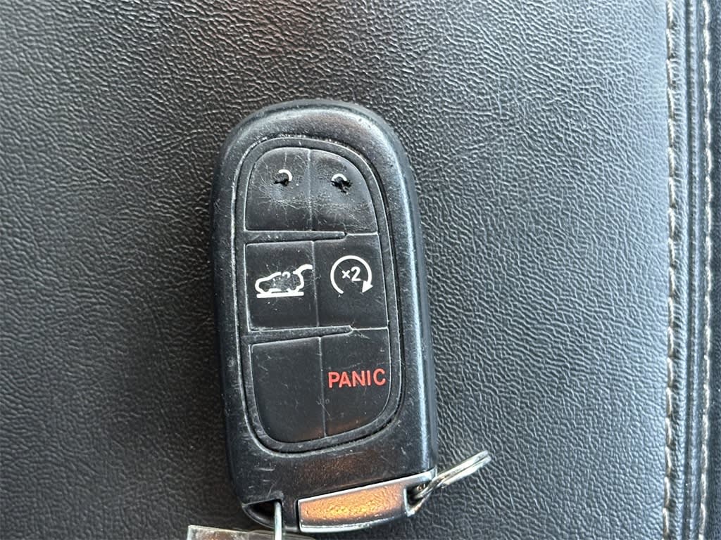 Thumbnail: 2018 Jeep Cherokee - 19