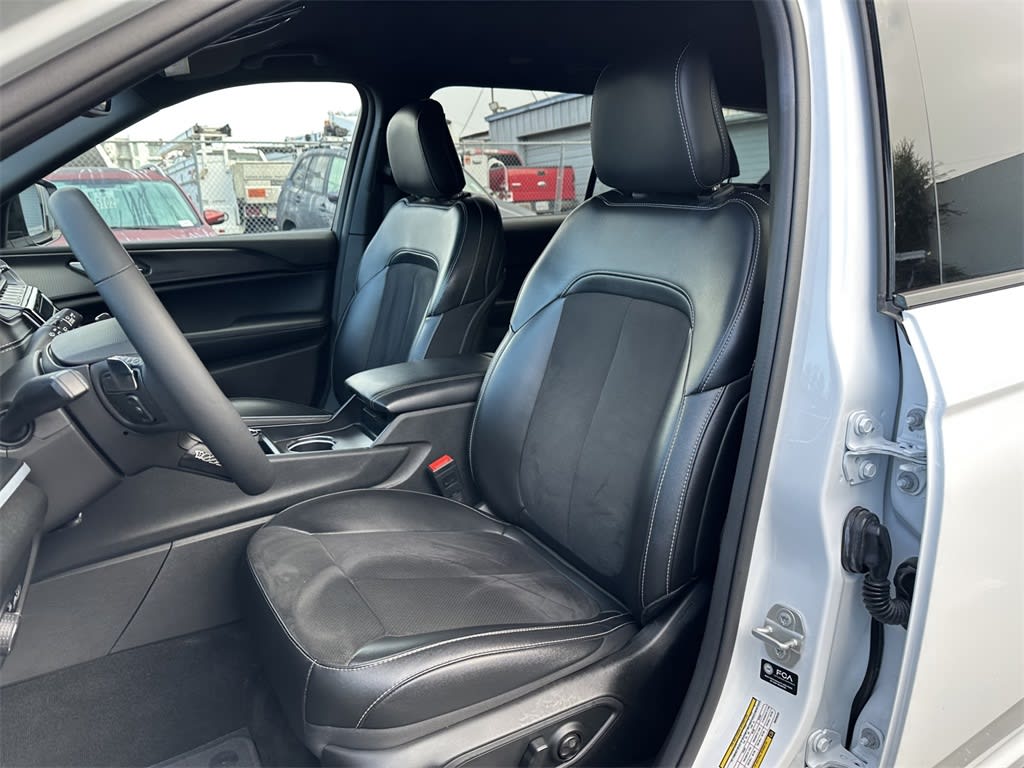 Thumbnail: 2024 Jeep Grand Cherokee L - 12