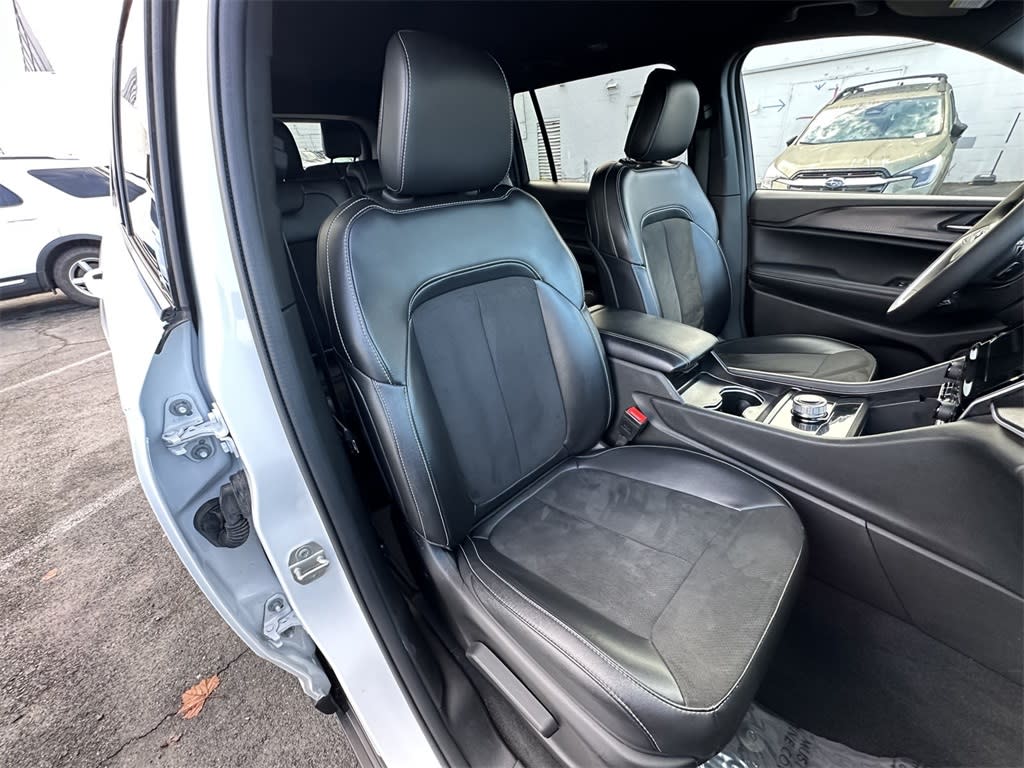 Thumbnail: 2024 Jeep Grand Cherokee L - 21