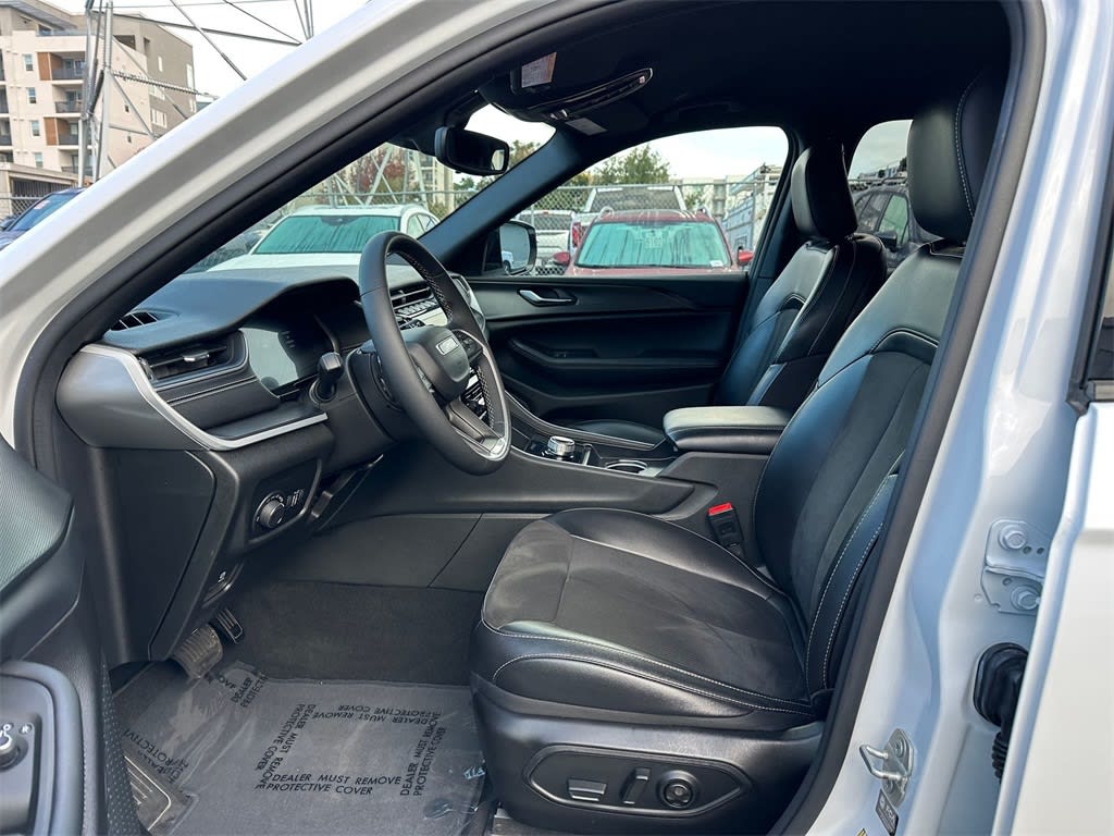 Thumbnail: 2024 Jeep Grand Cherokee L - 11