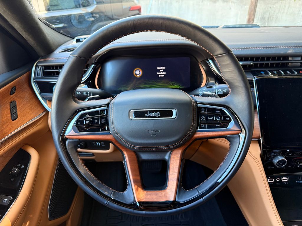 Thumbnail: 2023 Jeep Grand Cherokee - 12
