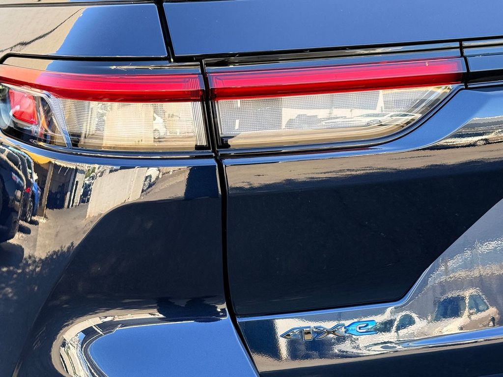 Thumbnail: 2023 Jeep Grand Cherokee - 5