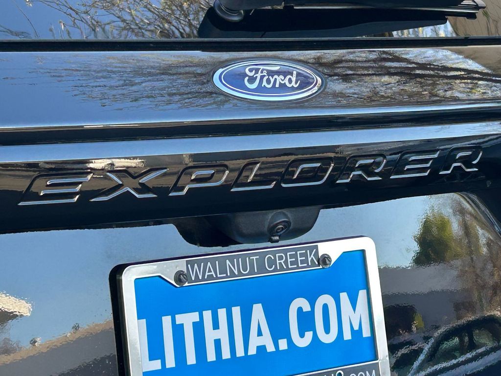 Thumbnail: 2020 Ford Explorer - 18