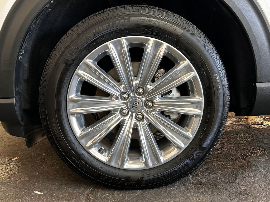 Thumbnail: 2021 Ford Explorer - 7