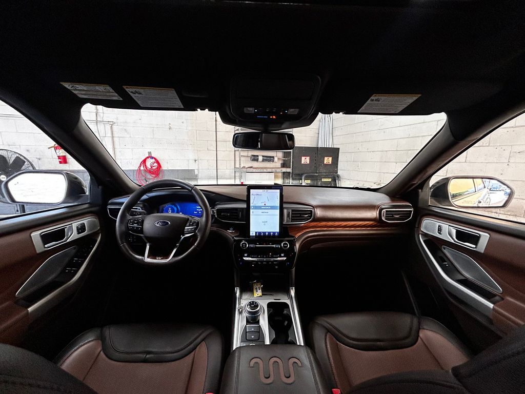 Thumbnail: 2021 Ford Explorer - 9