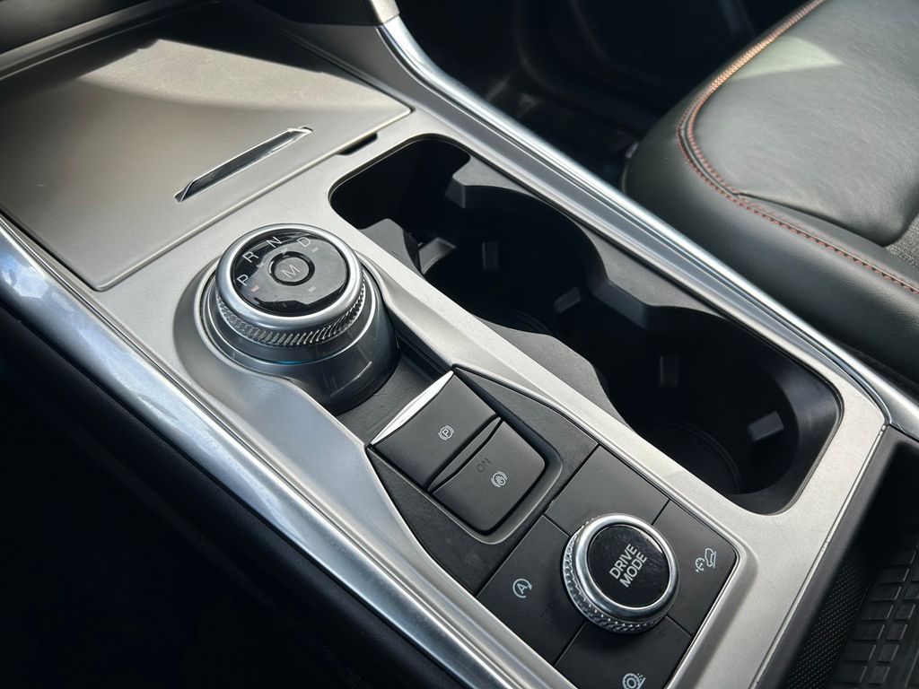 Thumbnail: 2023 Ford Explorer - 16