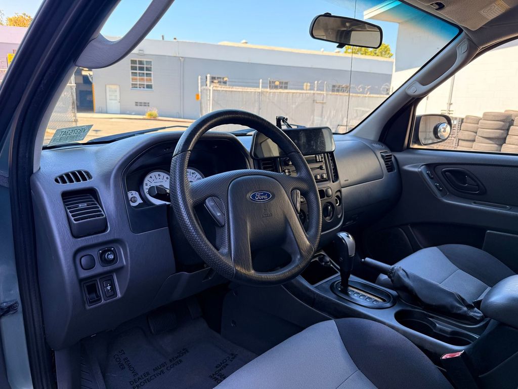 Thumbnail: 2005 Ford Escape - 2