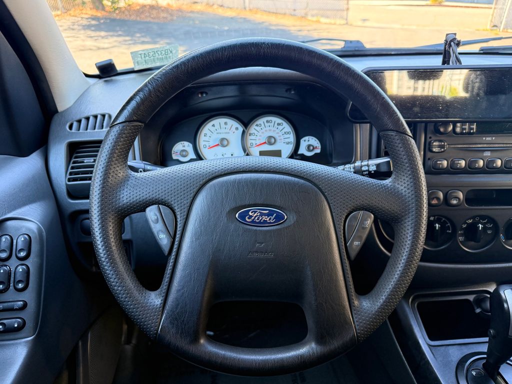 Thumbnail: 2005 Ford Escape - 12