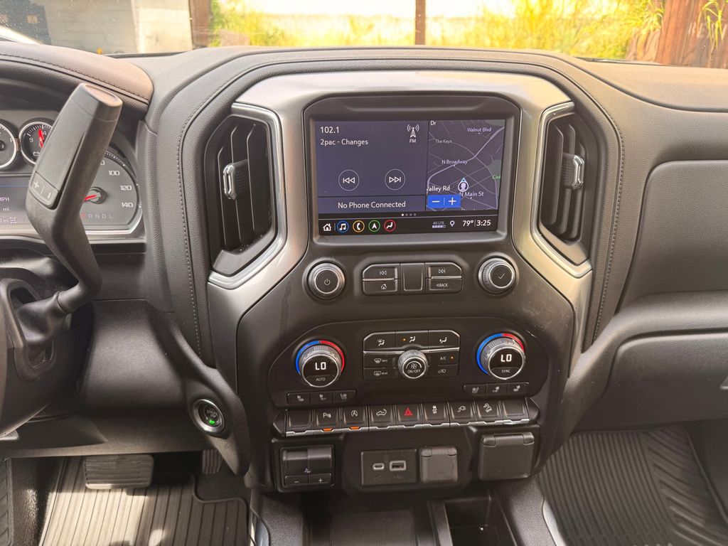 Thumbnail: 2019 Chevrolet Silverado 1500 - 13