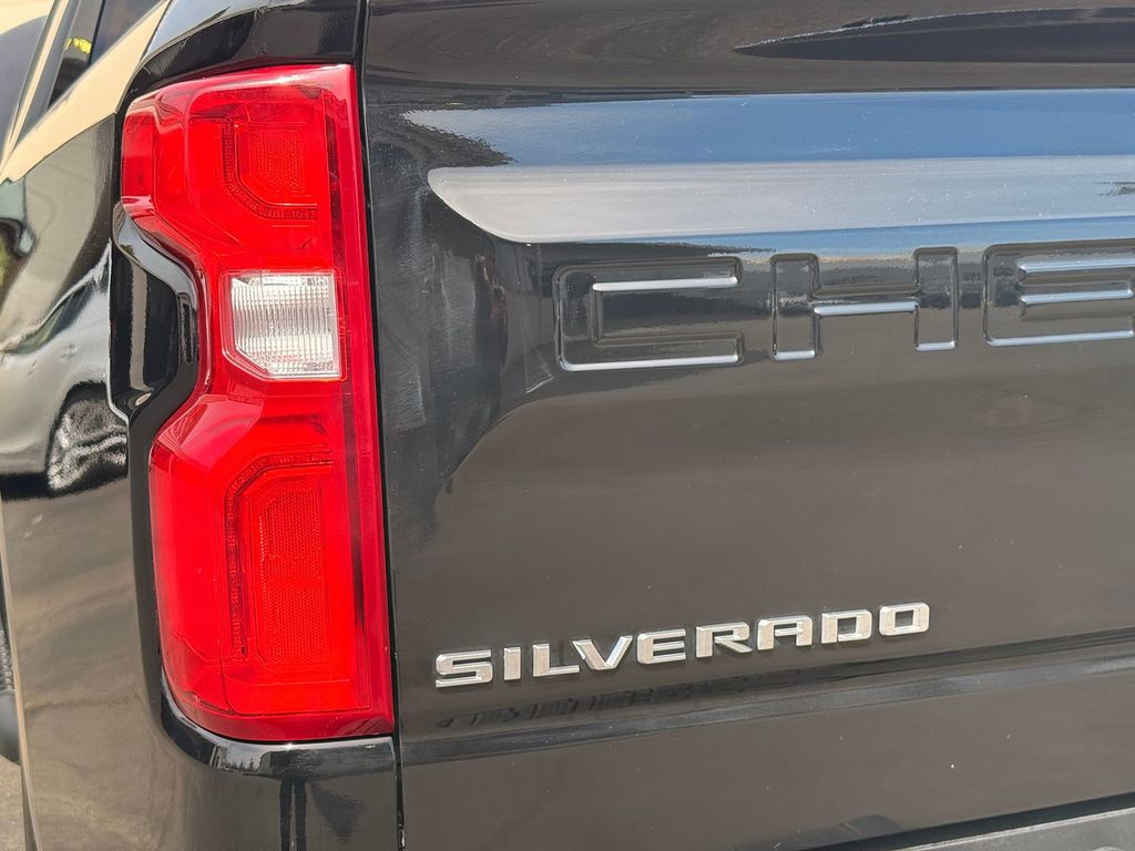 Thumbnail: 2019 Chevrolet Silverado 1500 - 18