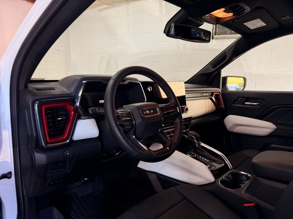Thumbnail: 2025 GMC Canyon - 2