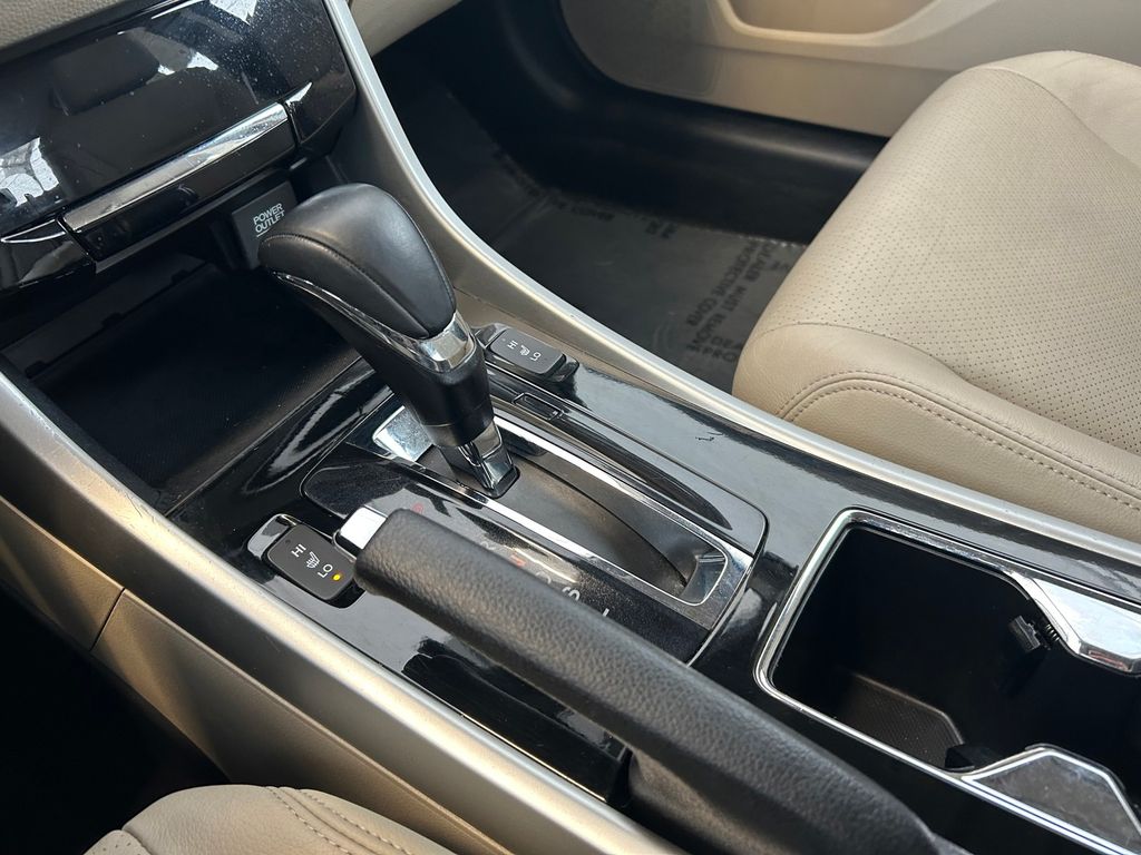 Thumbnail: 2016 Honda Accord - 15