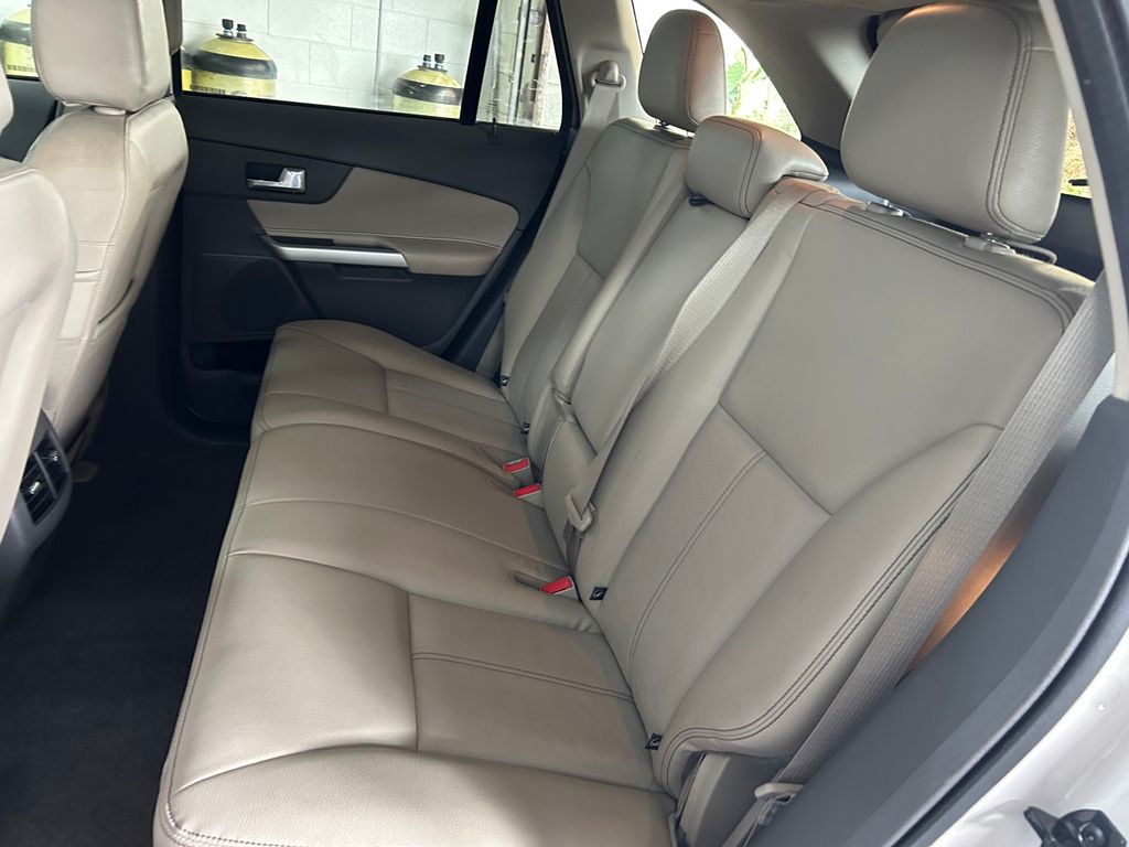 Thumbnail: 2014 Ford Edge - 21