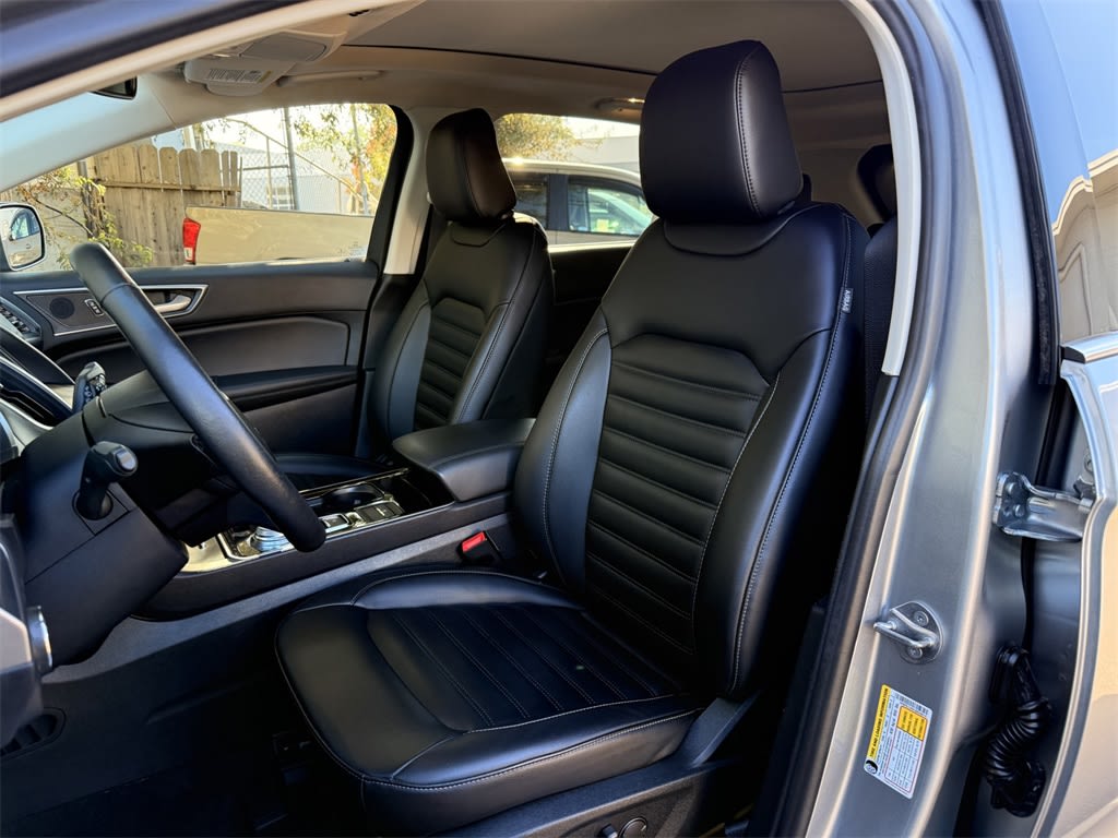 Thumbnail: 2020 Ford Edge - 11