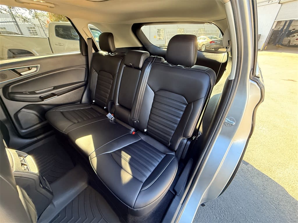 Thumbnail: 2020 Ford Edge - 21