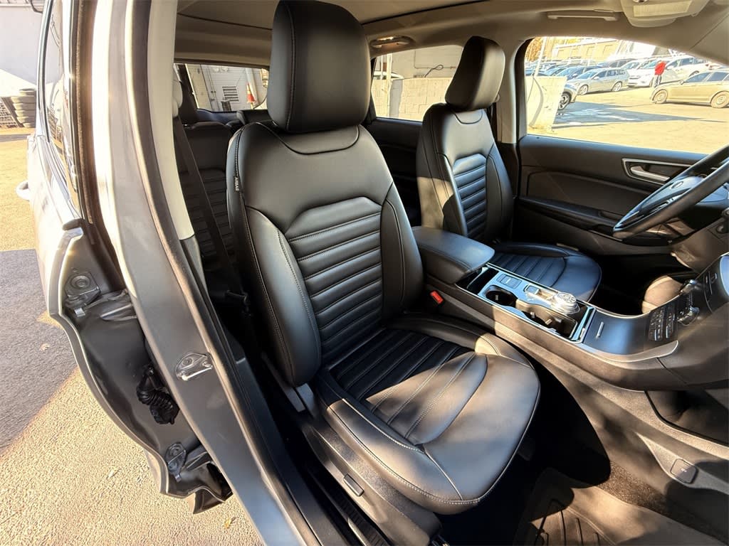 Thumbnail: 2020 Ford Edge - 12