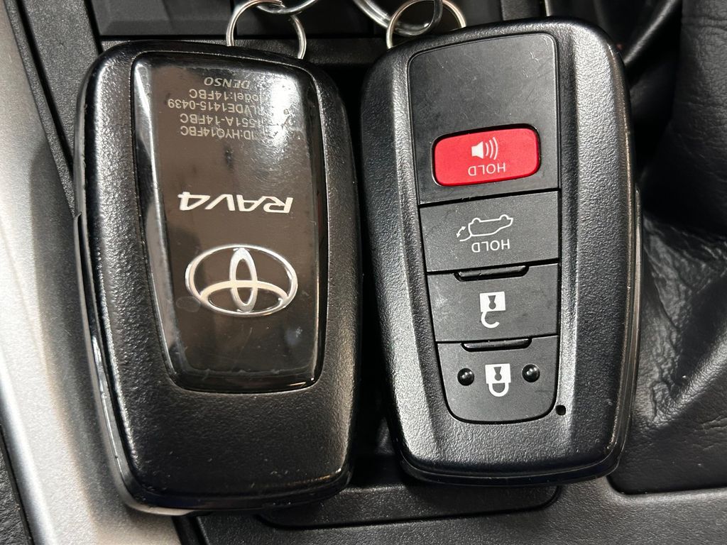 Thumbnail: 2019 Toyota RAV4 - 22