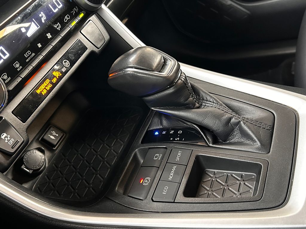 Thumbnail: 2019 Toyota RAV4 - 15