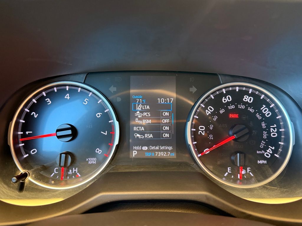 Thumbnail: 2020 Toyota RAV4 - 16