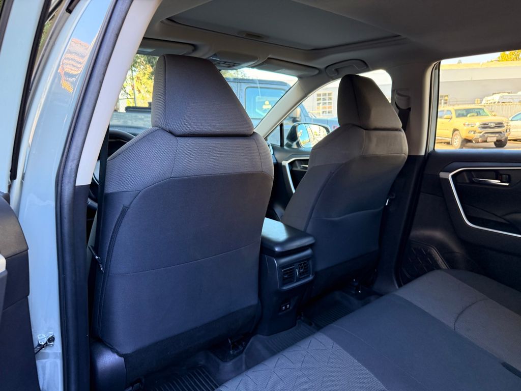 Thumbnail: 2020 Toyota RAV4 - 12