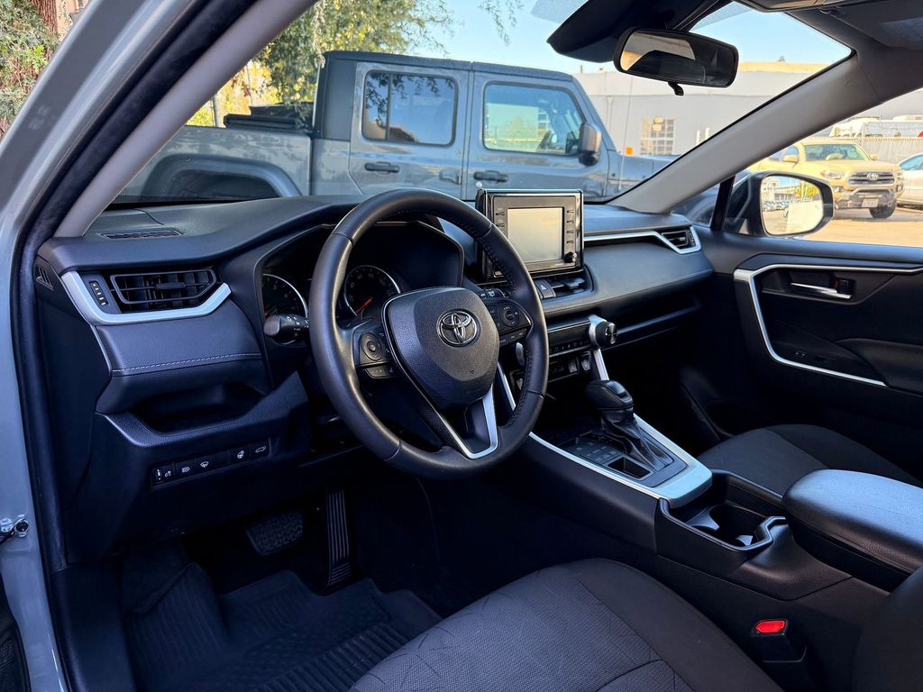 Thumbnail: 2020 Toyota RAV4 - 2