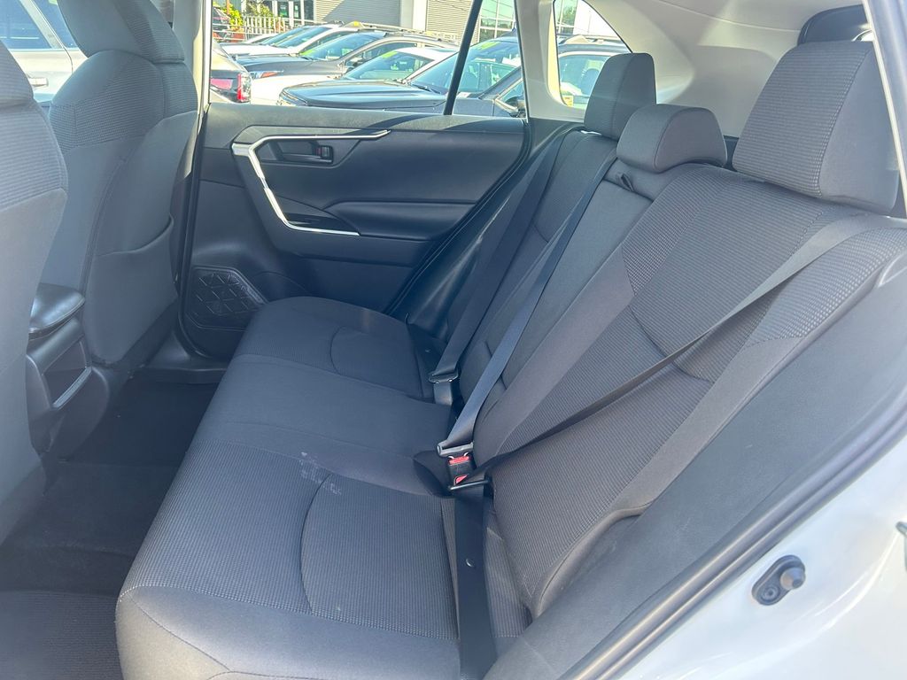 Thumbnail: 2019 Toyota RAV4 - 13