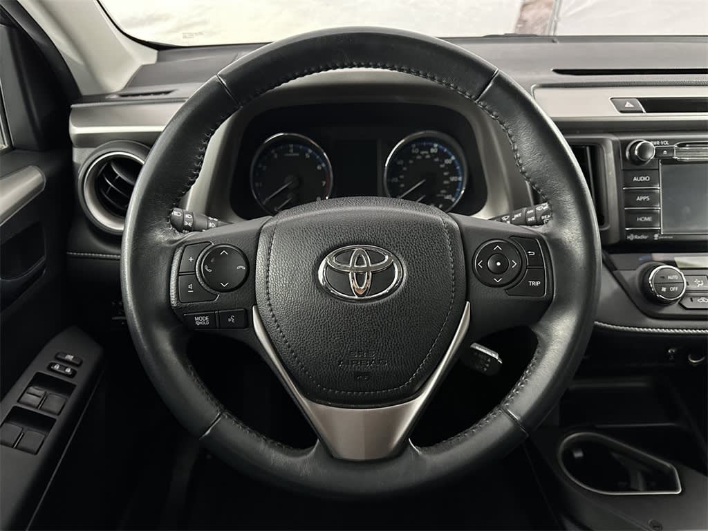 2016 Toyota RAV4 XLE 8