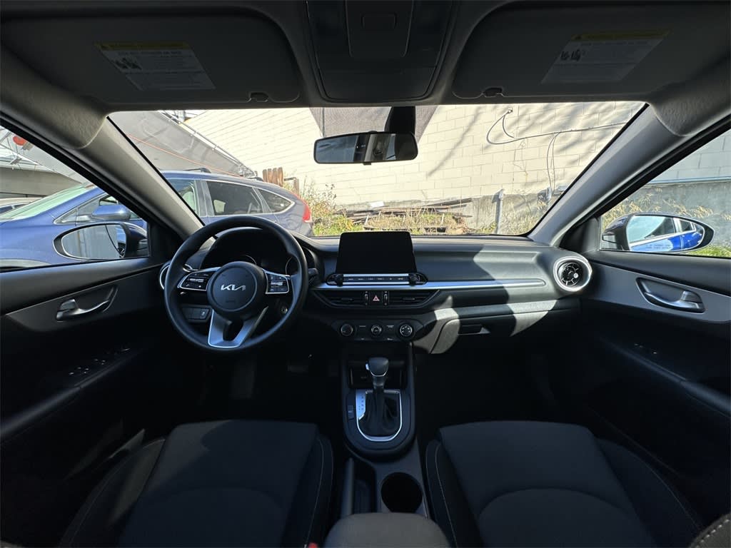 Thumbnail: 2023 Kia Forte - 8