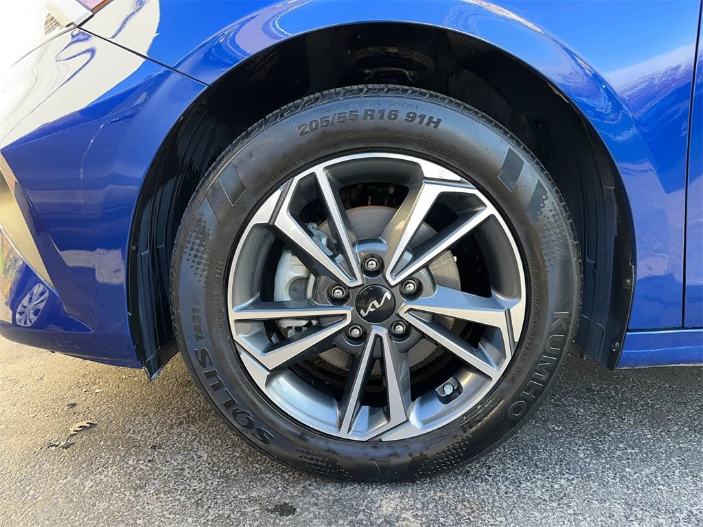 Thumbnail: 2023 Kia Forte - 6