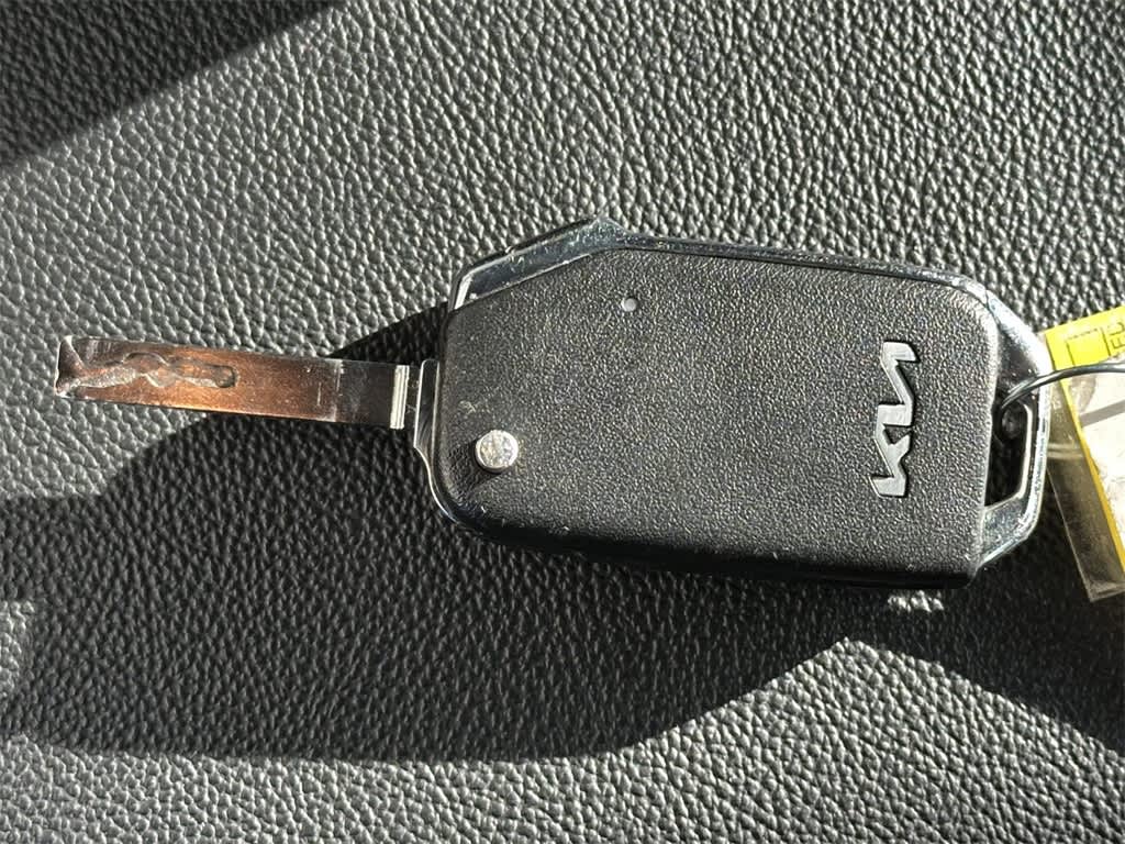 Thumbnail: 2023 Kia Forte - 17