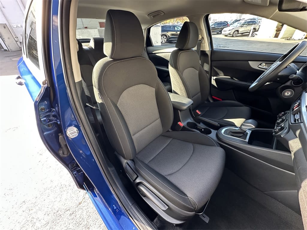 Thumbnail: 2023 Kia Forte - 10