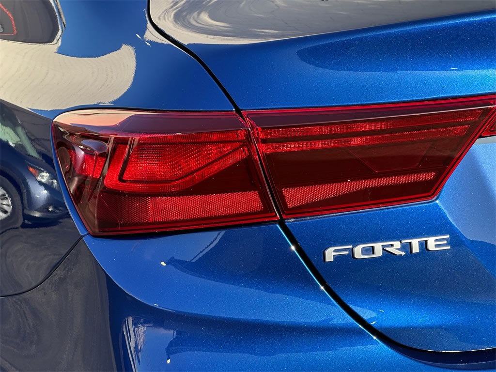 Thumbnail: 2023 Kia Forte - 20